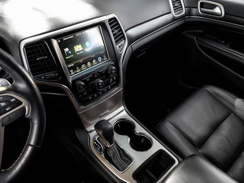 Used 2017 Jeep Grand Cherokee Limited image 33