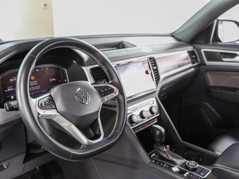 Used 2022 Volkswagen Atlas Cross Sport SE AWD/4WD image 22