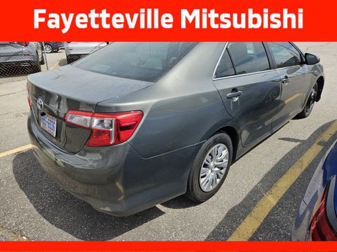 Used 2013 Toyota Camry L image 12