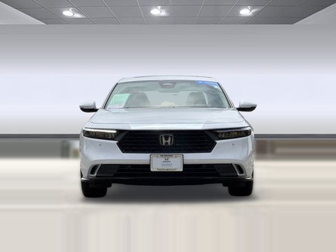 Used 2025 Honda Accord Touring image 5