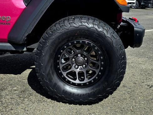 Certified 2021 Jeep Wrangler Unlimited Rubicon w/ Xtreme Recon 35" Tire Package image 26