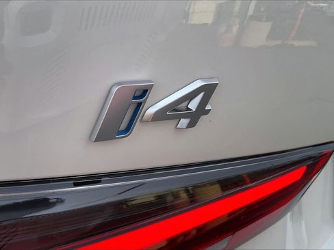 Used 2023 BMW i4 eDrive40 image 8