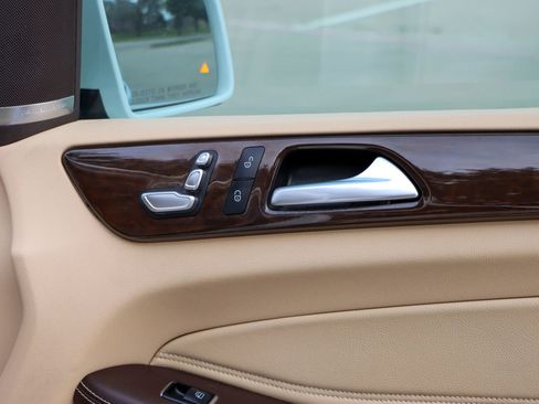 Used 2018 Mercedes-Benz GLE 350 w/ Premium 1 Package image 12