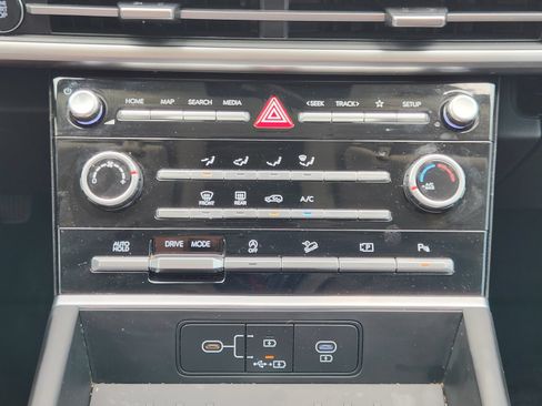Used 2025 Hyundai Santa Fe SE FWD image 51