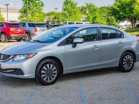 Used 2015 Honda Civic LX image 4