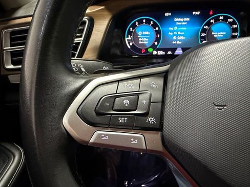 Used 2024 Volkswagen Atlas SE AWD/4WD image 13