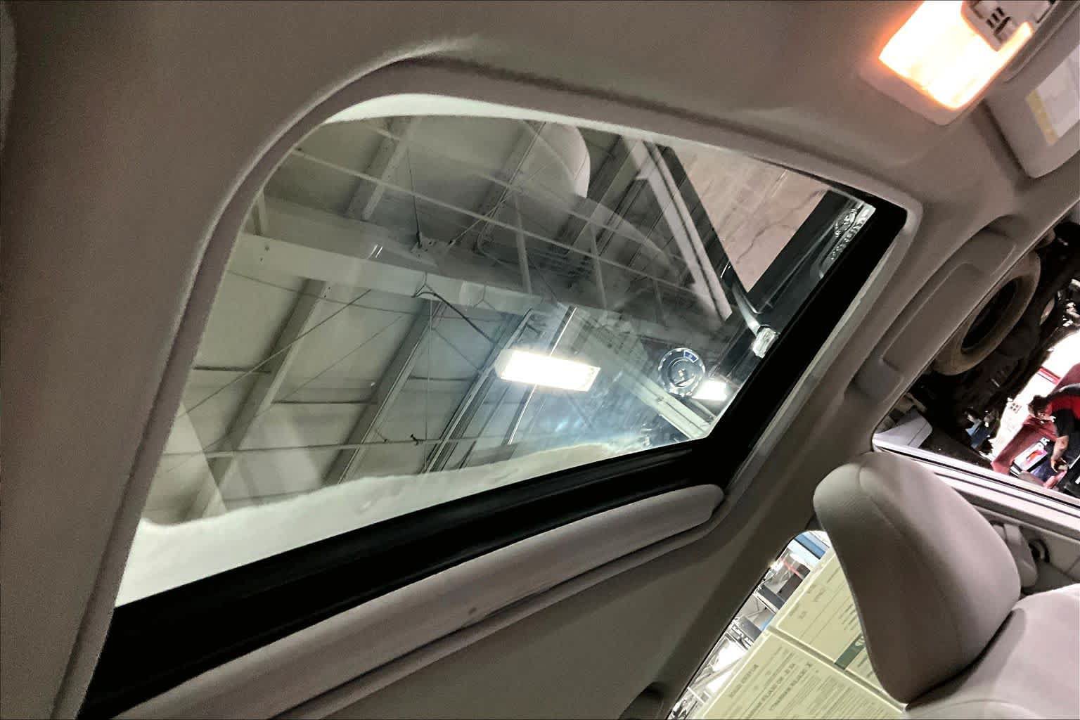 Used 2014 Toyota Camry XLE FWD image 14
