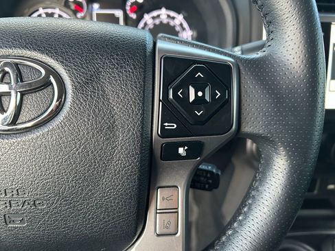 Used 2021 Toyota 4Runner SR5 Premium w/ Moonroof Package AWD/4WD image 17