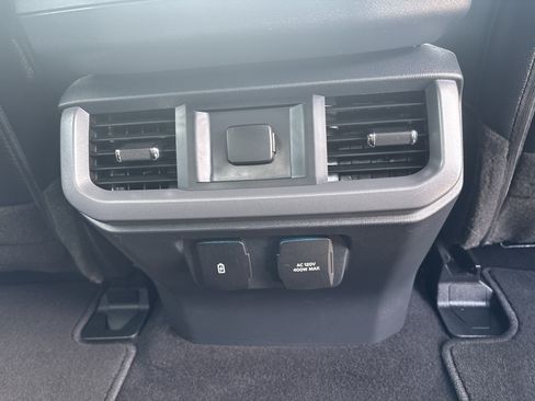 Used 2025 Ford F150 Lariat w/ Equipment Group 501A Mid AWD/4WD image 9
