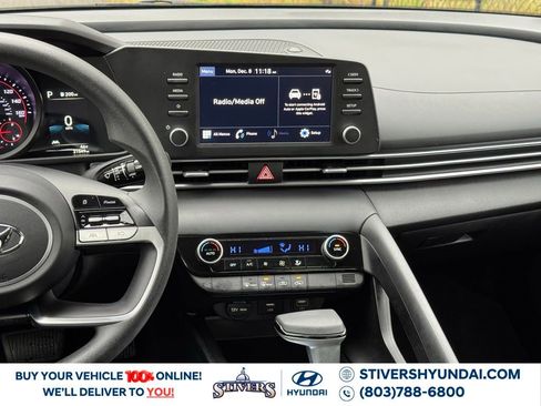 Certified 2023 Hyundai Elantra SEL w/ Preferred Accessory Package image 22
