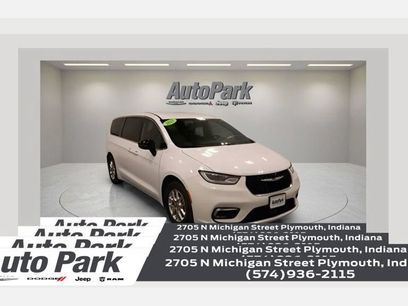 Certified 2025 Chrysler Pacifica Select
