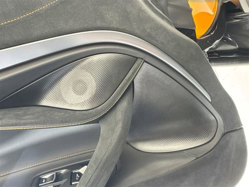 Used 2024 McLaren 750S image 17