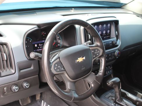 Used 2019 Chevrolet Colorado Z71 AWD/4WD image 9