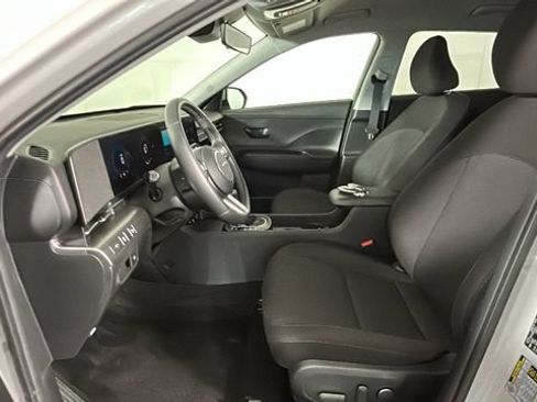 Certified 2025 Hyundai Kona SEL FWD image 11