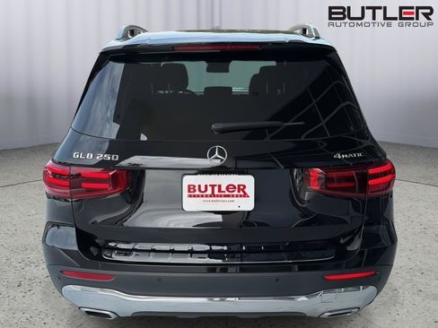 Used 2024 Mercedes-Benz GLB 250 4MATIC image 5