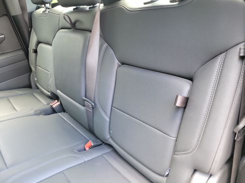 Used 2026 GMC Sierra 1500 SLT RWD image 9