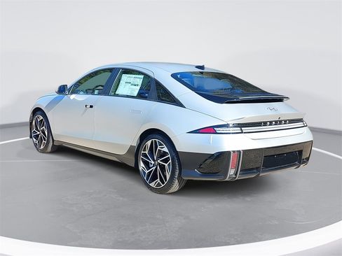 New 2025 Hyundai Ioniq 6 SEL image 7