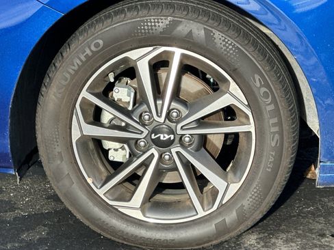 Certified 2023 Kia Forte LXS w/ LXS Technology Package image 42