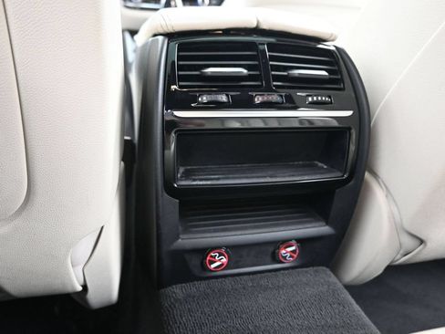 Used 2019 BMW 530e w/ Convenience Package RWD image 32