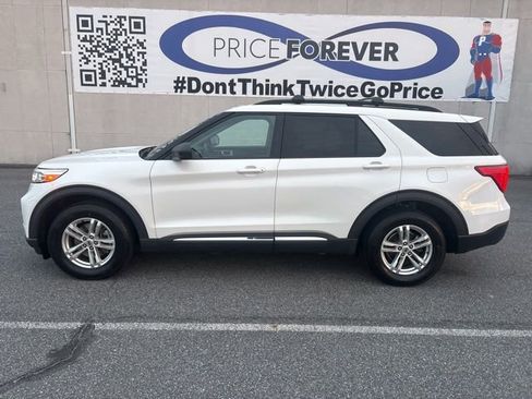 Used 2022 Ford Explorer XLT w/ Equipment Group 202A image 2