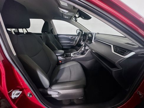 Used 2024 Toyota RAV4 LE image 31