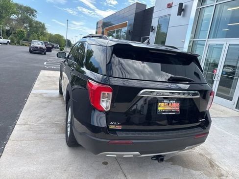 Used 2023 Ford Explorer XLT w/ Equipment Group 202A AWD/4WD image 12