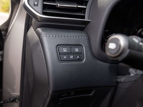 Used 2024 Lexus LX 600 4WD w/ Luxury Package image 23