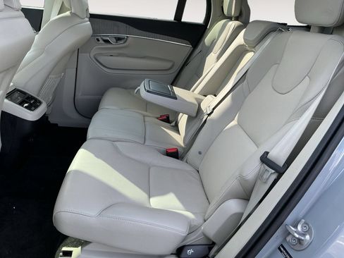 Used 2025 Volvo XC90 B6 Plus w/ Protection Package Premier AWD/4WD image 13
