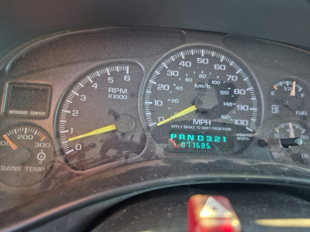 Used 2001 Chevrolet Silverado 2500 LS w/ Firm Ride Suspension Pkg AWD/4WD image 15