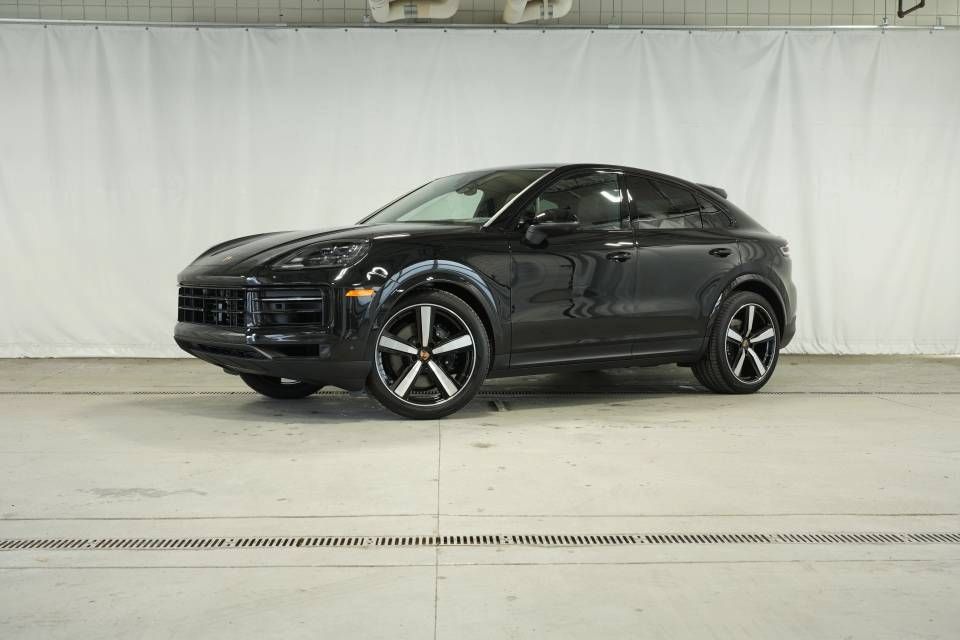 Certified 2026 Porsche Cayenne Coupe AWD/4WD image 1