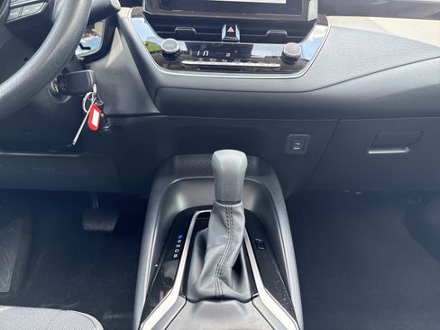 Used 2026 Toyota Corolla LE FWD image 9