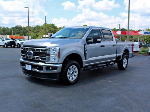Used 2024 Ford F250 XLT image 9