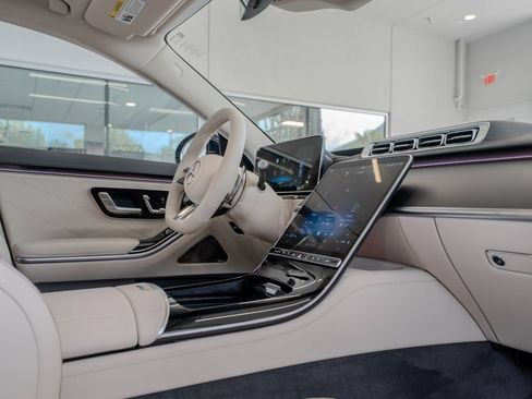 Used 2025 Mercedes-Benz S 63 AMG S image 18