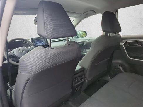 Used 2022 Toyota RAV4 LE image 17