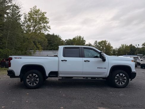 Used 2024 Chevrolet Silverado 2500 Custom w/ Custom Convenience Package AWD/4WD image 6
