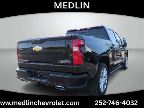 Used 2025 Chevrolet Silverado 1500 High Country w/ High Country Premium Package AWD/4WD image 8