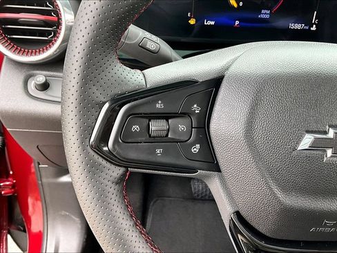 Used 2025 Chevrolet Trax RS w/ Driver Confidence Package FWD image 11