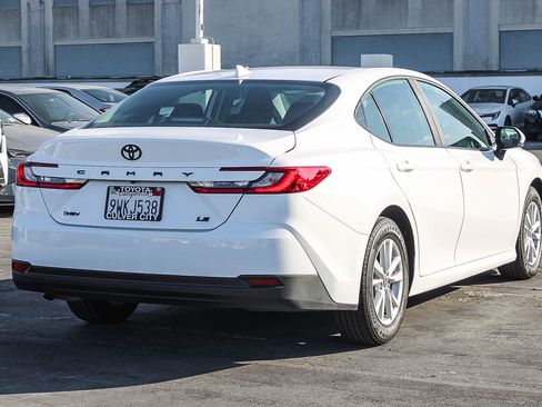 Used 2026 Toyota Camry LE FWD image 9