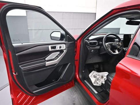 Used 2023 Ford Explorer Limited w/ Hybrid Equipment Group 310A image 9