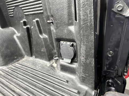 Certified 2022 Chevrolet Silverado 1500 LT AWD/4WD image 32