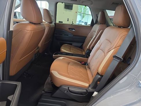 New 2026 Nissan Pathfinder Platinum AWD/4WD image 14