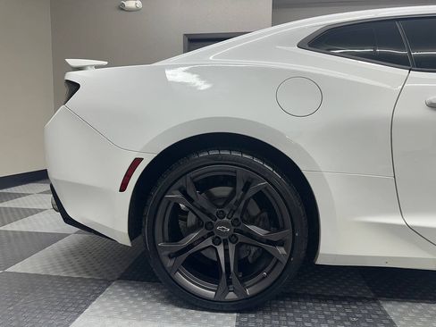 Used 2017 Chevrolet Camaro SS RWD image 14