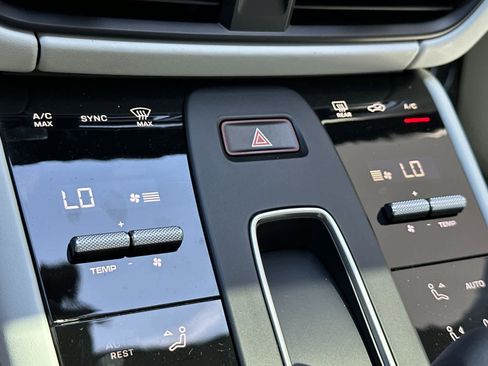 New 2026 Porsche Macan AWD/4WD image 24