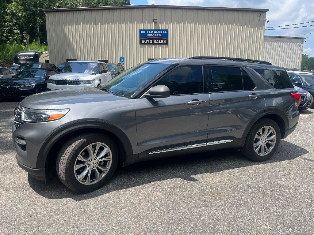 Used 2021 Ford Explorer XLT w/ Equipment Group 202A AWD/4WD image 15