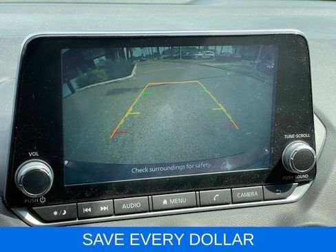 Used 2024 Nissan Sentra SV FWD image 10