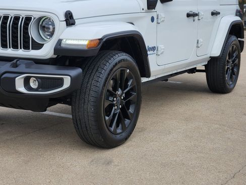 Used 2025 Jeep Wrangler Sahara w/ Safety Group image 12