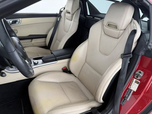 Used 2013 Mercedes-Benz SLK 250 image 12