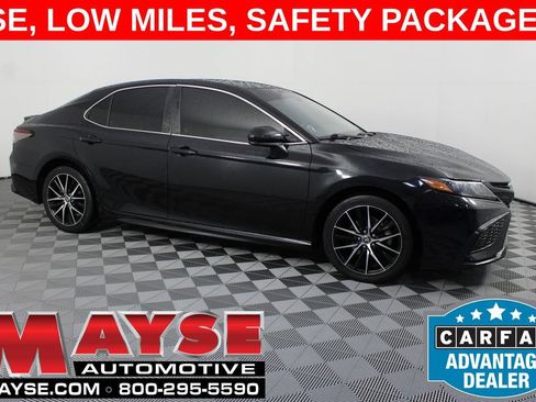 Used 2021 Toyota Camry SE FWD image 1