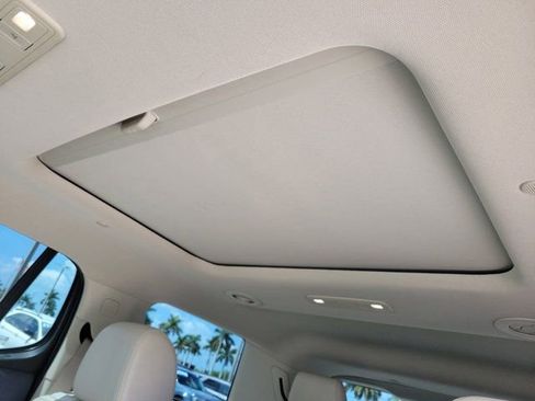 Used 2021 GMC Acadia Denali w/ Denali Technology Package FWD image 25