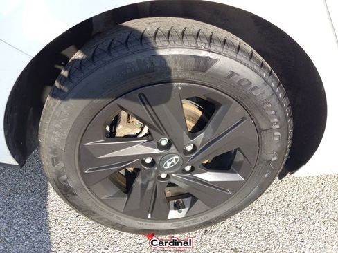 Used 2022 Hyundai Elantra SEL w/ Convenience Package image 4